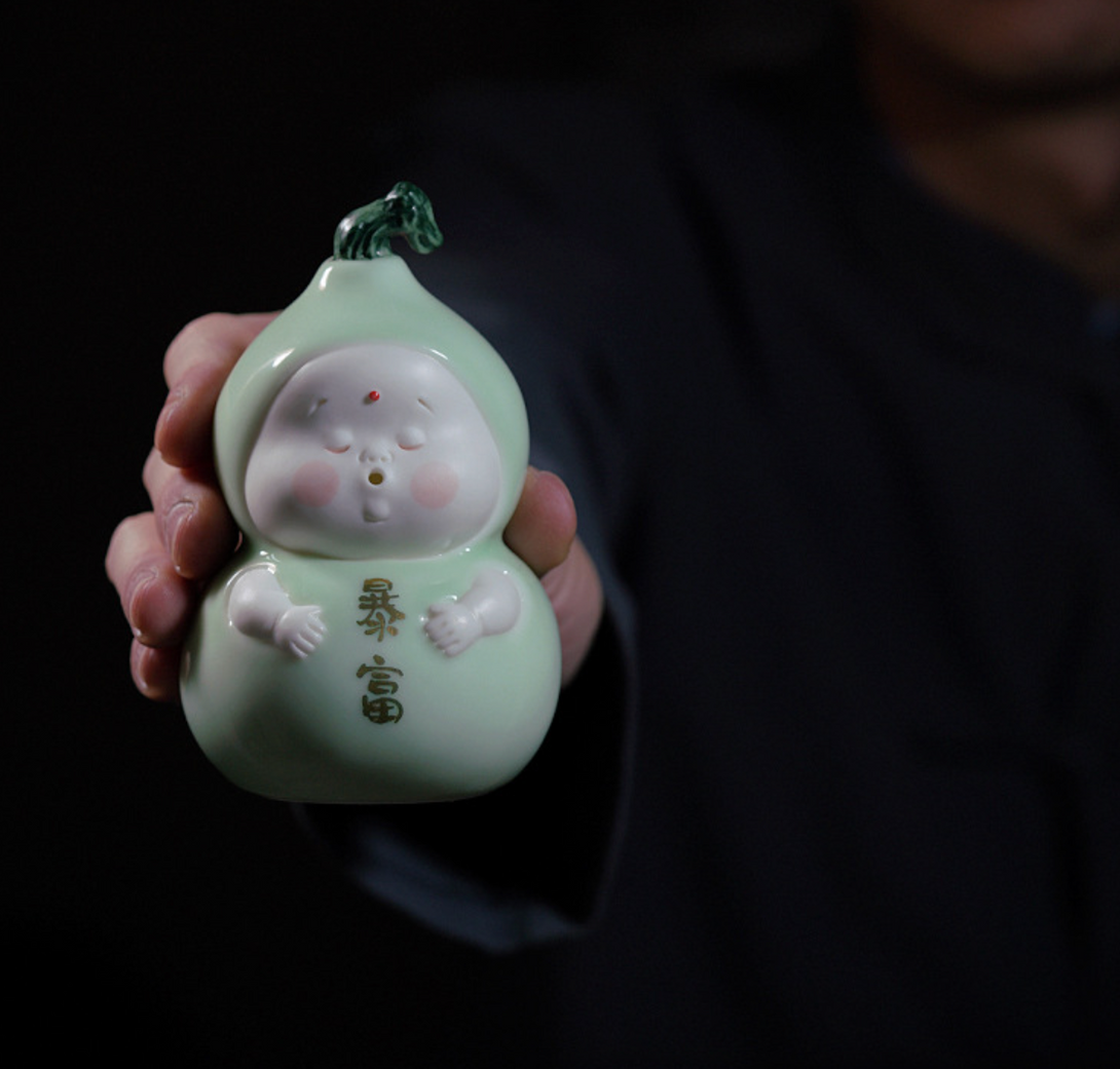 Cute Ceramic Fortune Gourd Tea Pet Figurine for Good Luck and Wealth