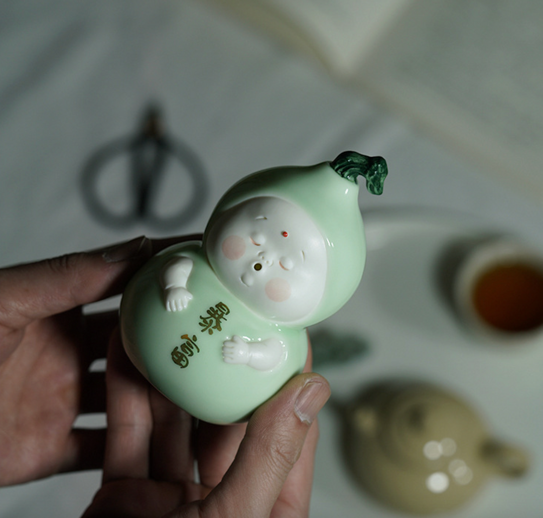 Cute Ceramic Fortune Gourd Tea Pet Figurine for Good Luck and Wealth