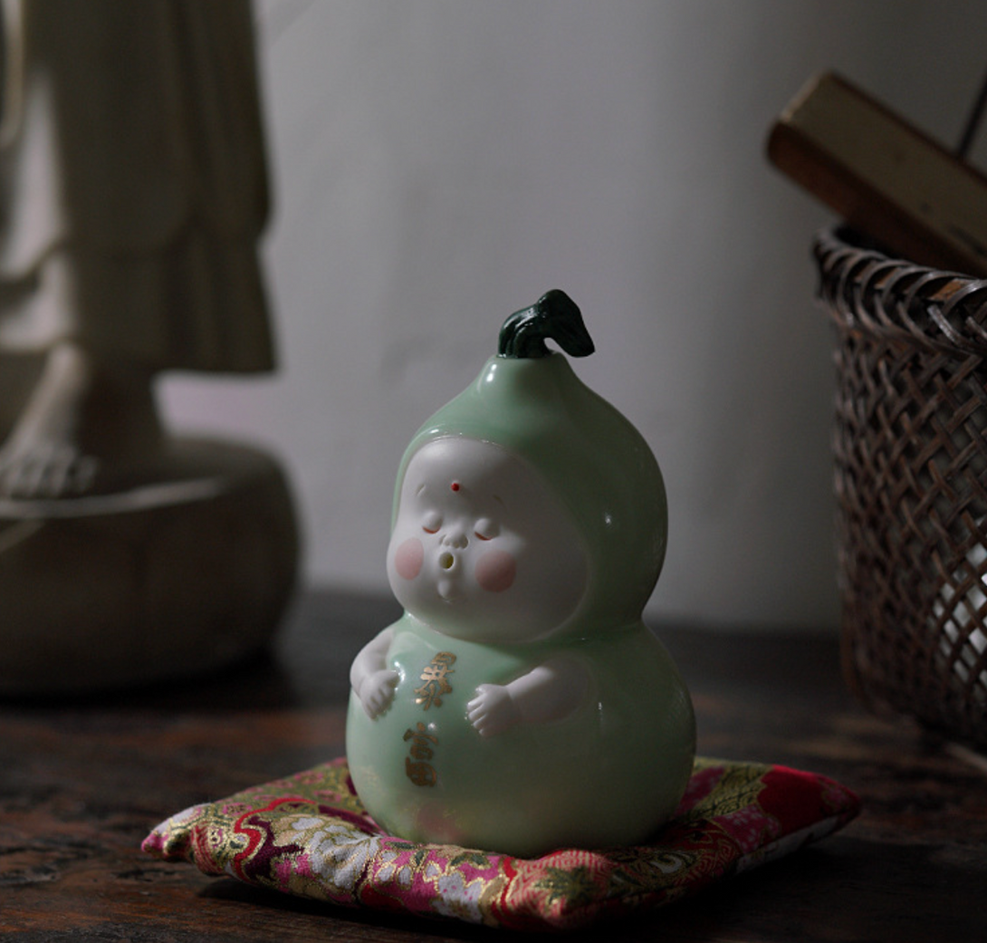 Cute Ceramic Fortune Gourd Tea Pet Figurine for Good Luck and Wealth