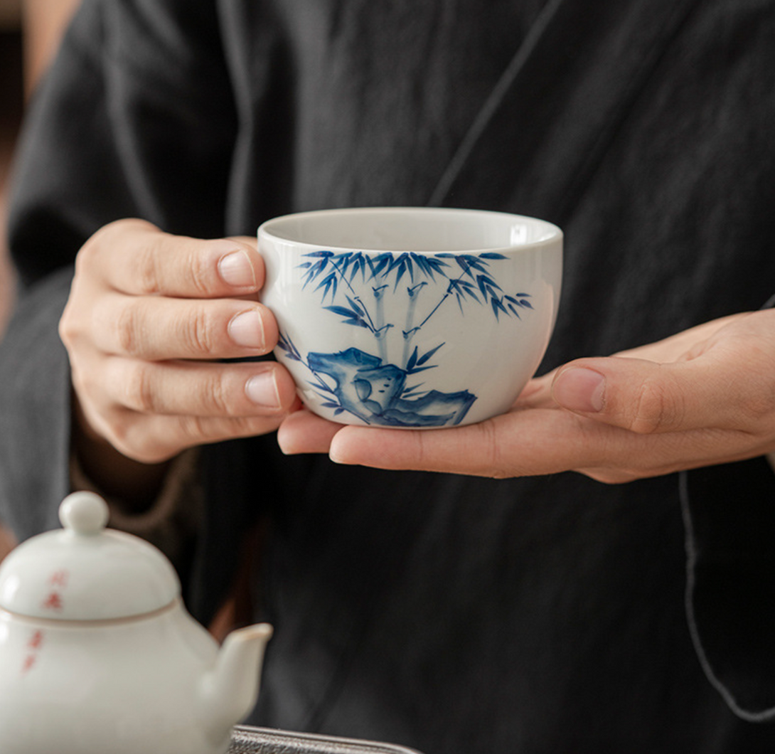 Ceramic Hand-painted Blue-and-White Porcelain Master Teacup - for Gongfu Tea Ceremony