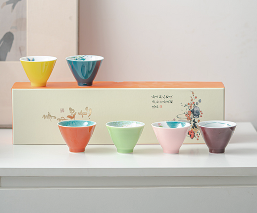 Hand-painted Underglaze White Porcelain Tea Cup Set with Colored Paints