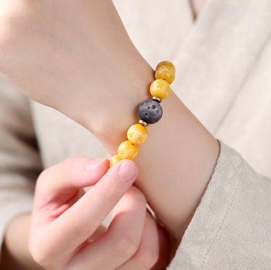 Natural Plant Dyed Om Mani Padme Hum Mantra Bodhi Root Bracelet Wrist Mala Bracelet | Zen Zone Dharma Shop